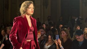 FOTO Cum redefinește Murmur limitele feminității contemporane la Mercedes-Benz Bucharest Fashion Week: între lenjerie și ready-to-wear