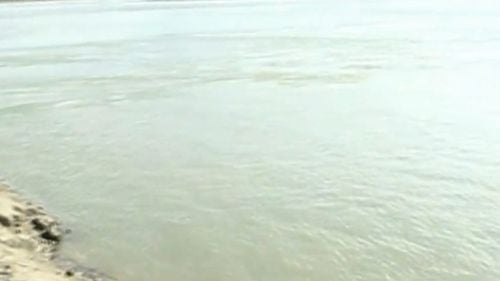 Un copil de șase ani din Arad, dispărut de acasă duminică seară, a fost găsit mort în albia unui râu