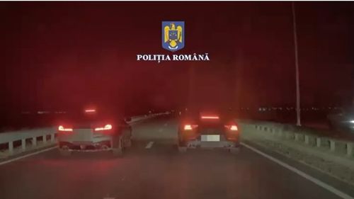 VIDEO Doi tineri din Craiova s-au ales cu dosare penale după ce au încercat să organizeze o cursă de maşini pe un drum național / Nu mai au voie să conducă până la finalizarea anchetei