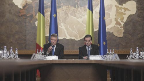 Președintele Iohannis a venit la prima ședință a guvernului Orban și a plecat după mai puțin de două minute
