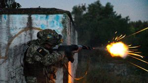 Forţele ruse şi separatiste susțin că au ajuns la frontiera administrativă a regiunii Lugansk. Kievul neagă: „Ne apărăm din răsputeri. Nimeni nu a străpuns apărarea noastră”