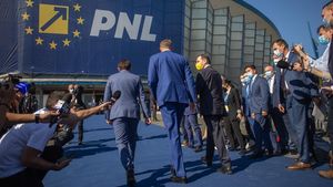 Deputatul USR Ionuţ Moşteanu: În momentul ăsta, Klaus Iohannis şi liderii actuali ai PNL au făcut praf acest partid istoric, l-au transformat într-un cărucior, nici măcar remorcă nu mai e