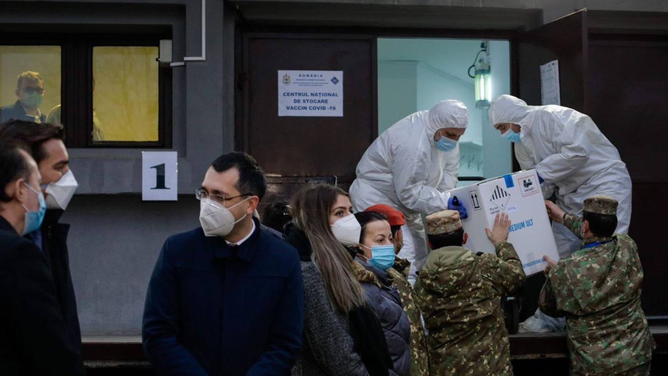 Vlad Voiculescu anunță o ordonanță de urgență privind plata suplimentară a personalului care vaccinează anti-COVID-19: Un medic - 100 de lei pe oră, un asistent - 50 de lei pe oră