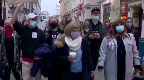 Pentru a domoli protestele din Polonia, președintele Andrzej Duda vrea să reintroducă posibilitatea întreruperii de sarcină în cazul unor anomalii grave ale fătului