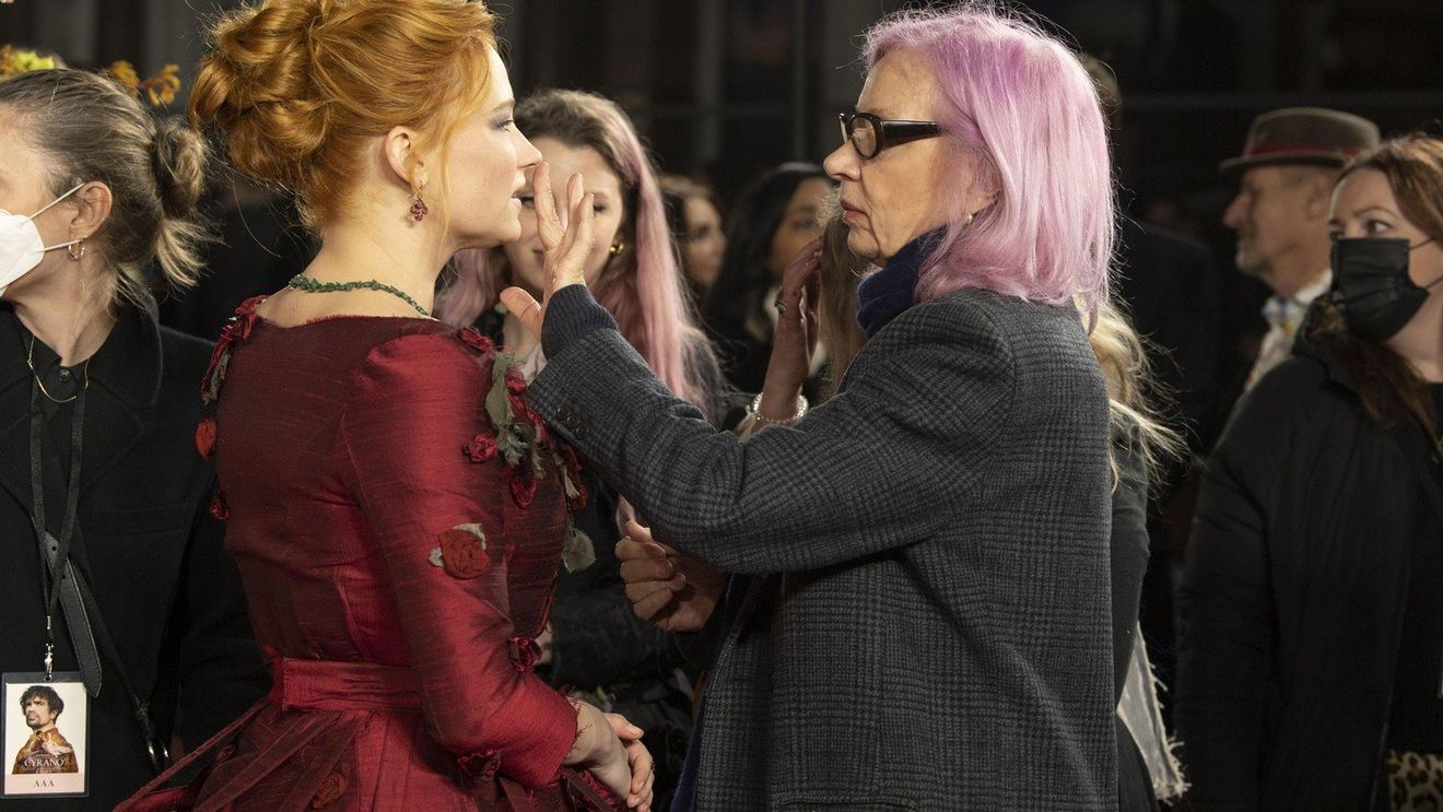 Produsul de frumusețe de 10 lei pe care make-up artistul Prințesei Diana îl consideră indispensabil