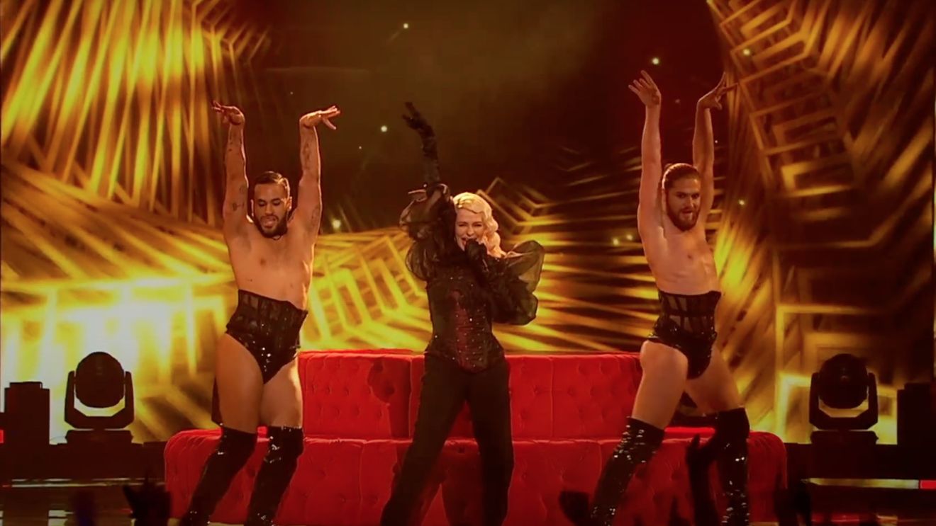 Premierul Spaniei, Pedro Sánchez, a apărat cântecul ales să reprezinte țara la Eurovision/ Cântecul "insultă femeile într-un mod sexist",  susține Mișcarea feministă din Madrid