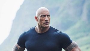 Actorul Dwayne „The Rock” Johnson a anunțat că nu va mai folosi niciodată arme reale în timpul filmărilor: „Îl cunosc pe Alec Baldwin de foarte mulți ani. Ceea ce s-a întâmplat este un scenariu îngrijorător”