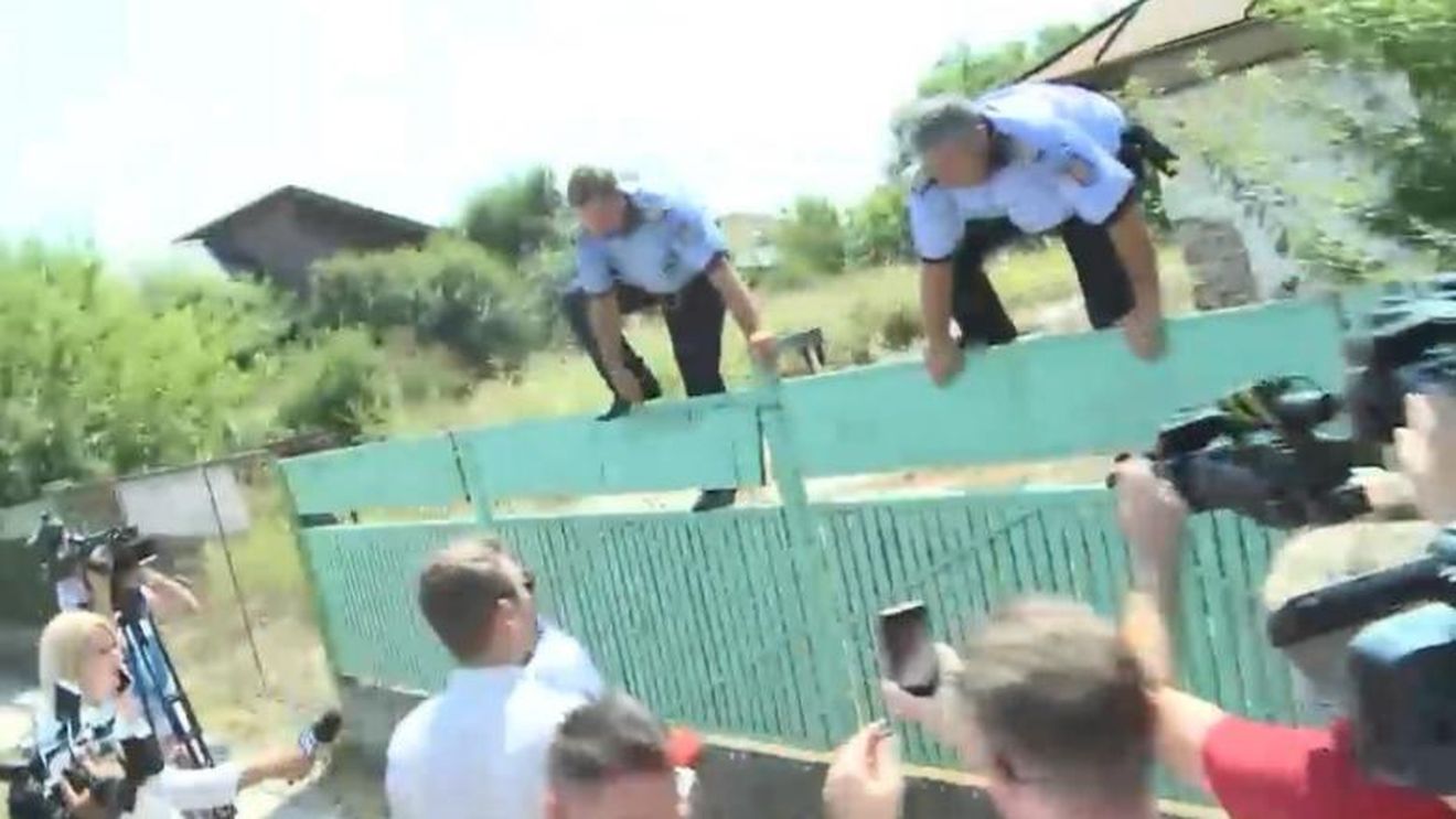 Ministrul interimar de Interne, Mihai Fifor, despre căutările polițiștilor la Caracal, transmise în direct de televiziuni: Dacă poliția intervine, de ce intervine; dacă nu intervine, de ce nu intervine
