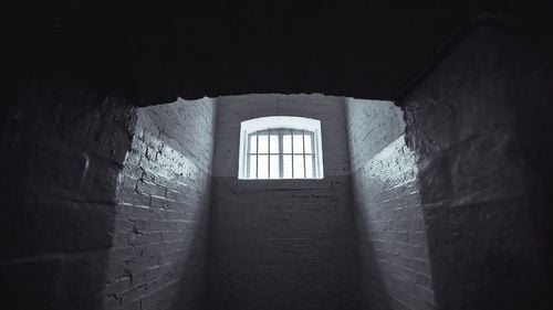 INTERVIU Cum ieșim din ”închisoarea minții” după o lună de izolare și încă una la orizont? Specialist în psihoterapie de cuplu și de familie: Peste 9 luni ori se vor naște mulți copii, ori vor exista multe divorțuri