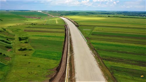 Drumul expres Craiova-Pitești mai întârzie un an / Constructorul: zilnic își dau demisia câte 10 muncitori