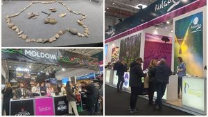FOTOREPORTAJ la Târgul de Turism. Harta României din pietre și un ciocan la standul Ministerului Turismului. Bulgaria a avut cel mai mare stand și a plătit 60.000 de euro pentru promovarea țării sale