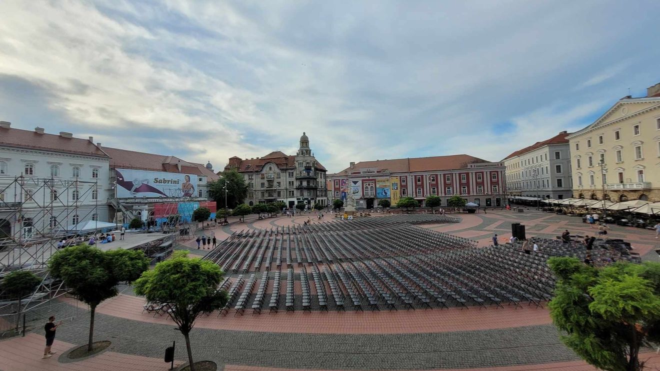 Studenții din Timișoara ies în stradă cu artă împotriva austerității