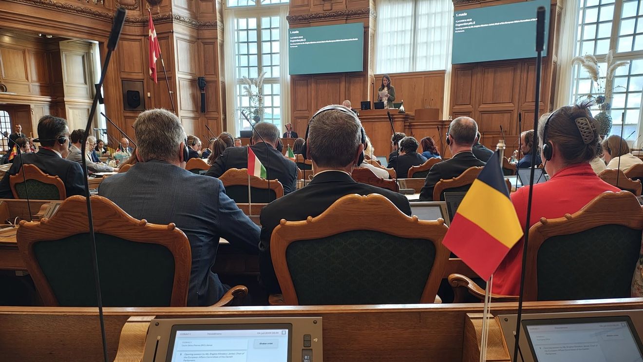 EXCLUSIV Parlamentul ar putea avea în componență, din această lună, al patrulea partid suveranist / Grupul parlamentar Pace - Întâi România, format din dezertori POT și SOS, a depus actele la Tribunal pentru a deveni formațiune politică