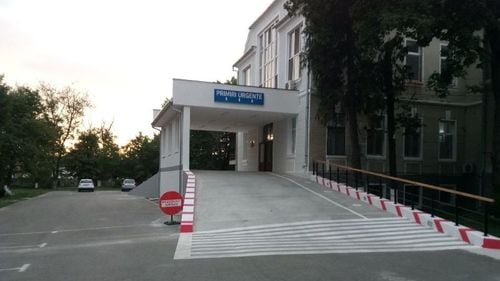 Deputatul liberal, Florin Roman, și primarul din Sebeș, liberalul Dorin Nistor, acuzați că din pricina disputei lor, Spitalul Municipal Sebeș a rămas fără investițiile de care are nevoie urgentă