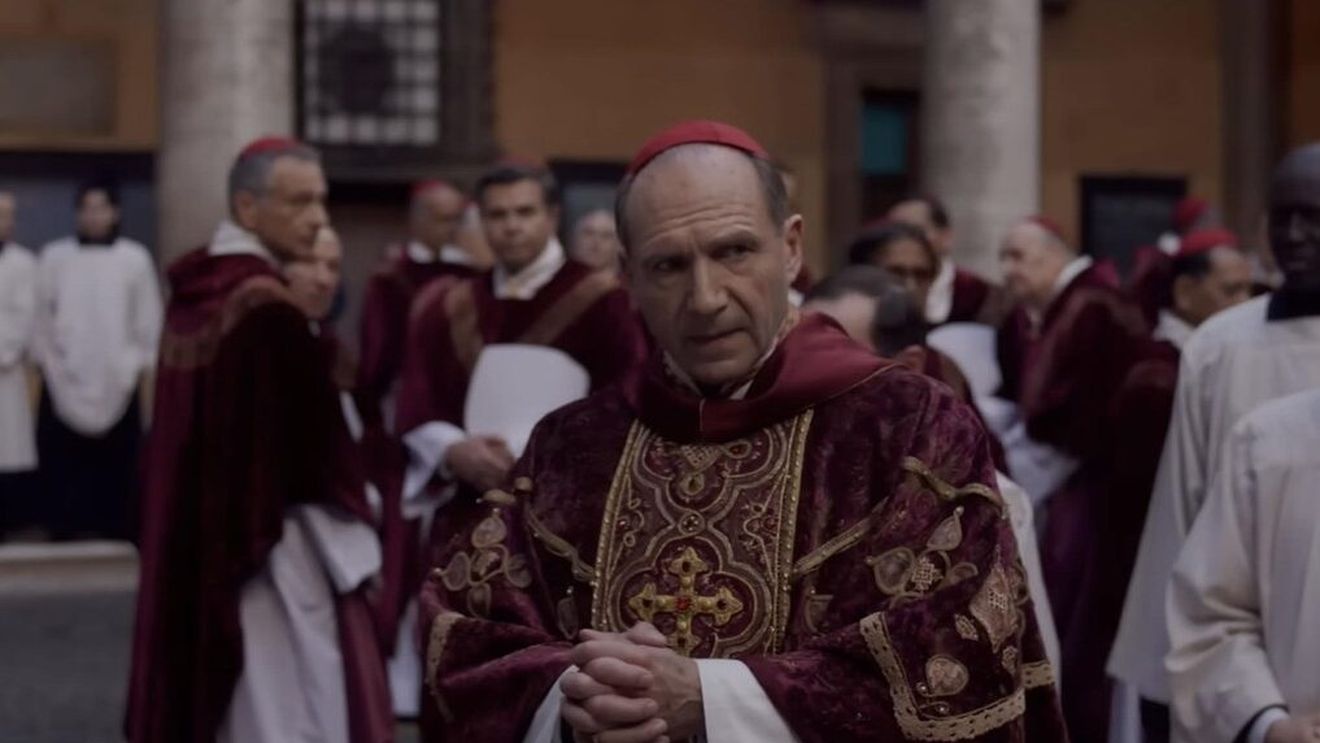 Papa Leon al XIV-lea a vizionat filmul Conclavul pentru a „ști cum să se comporte” la alegerea noului Papă