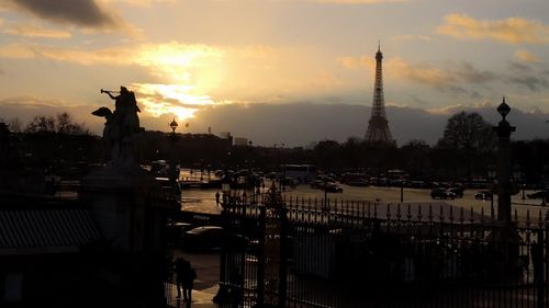 UE prezintă un plan în valoare de 500 de milioane EUR pentru a încuraja oamenii de știință să aleagă Europa