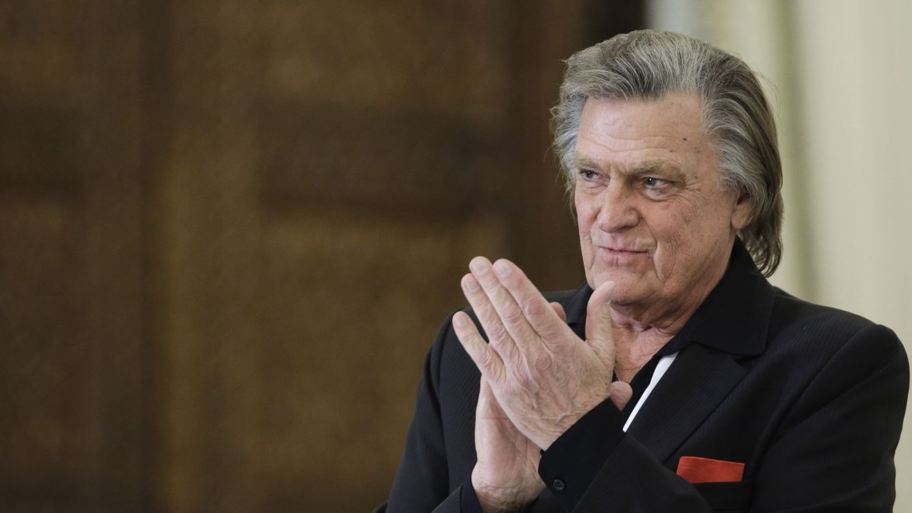 BREAKING Primul mesaj pentru public al actorului Florin Piersic de la internare: „Sunt viu” și asta datorită minunaților doctori care mă îngrijesc / Țineți-mă aproape, pentru că mai am de spus multe povești minunatului meu public