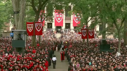 O judecătoare numită de Barack Obama a anulat îngheţarea finanţării de peste 2 miliarde de dolari pentru Harvard / Donald Trump acuză celebra universitate că este pepinieră woke antisemită şi i-a retras subvenţiile federale