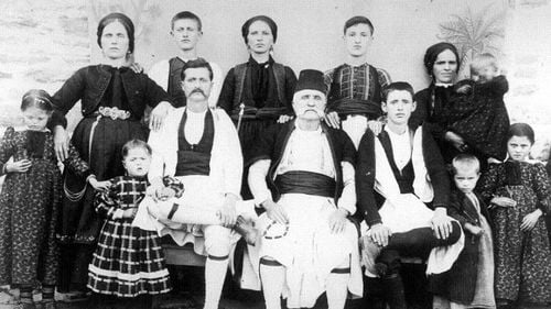 Un deputat Forța Dreptei cere plata de urgență a pensiilor persecutaților din motive etnice/ 20.000 de dosare sunt înscrise doar în Constanța/ “Coaliția PSD-PNL-UDMR urmează să-și bată joc de sute de mii de români”