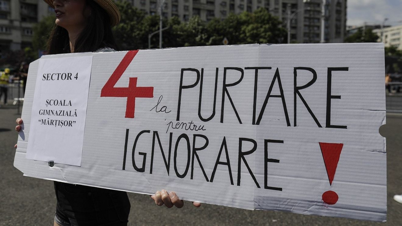 Sindicatele din Educaţie reîncep protestele pe fondul măsurilor ce se preconizează că vor fi luate împotriva cadrelor didactice pentru reducerea deficitului bugetar