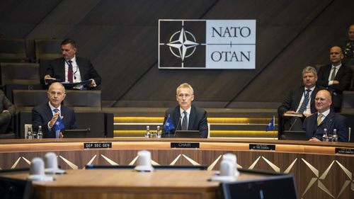 Ministrul Vasile Dîncu merge la Bruxelles, la reuniunea Consiliului Afaceri Externe / Pe lângă miniștrii Apărării din UE participă Secretarul general al NATO și ministrul ucrainean Oleksii Reznikov