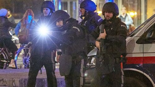 ALERTĂ în Europa: Mai multe persoane arestate, suspectate că plănuiau atacuri de sărbători în marile orașe europene / Austria, Germania și Spania pe listă / Catedrala din Köln, percheziţionată 
