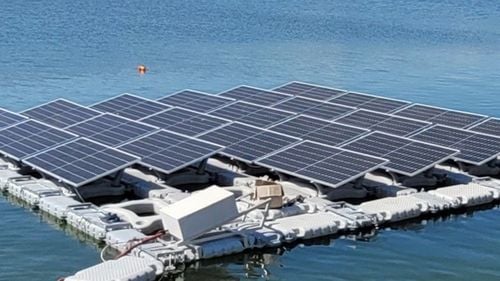 Premieră în România: Hidroelectrica vrea să construiască împreună cu o companie din Emiratele Arabe parcuri fotovoltaice pe Olt și Dunăre / Acordul prevede și construirea de parcuri eoliene pe mare