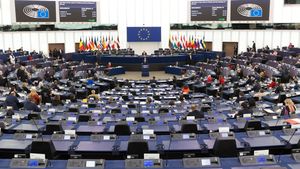Parlamentul European solicită includerea Gărzii Revoluţionare iraniene pe lista organizaţiilor teroriste / PE mai cere statelor UE să adopte noi sancțiuni împotriva ayatollahului Khamenei şi preşedintelui Raisi