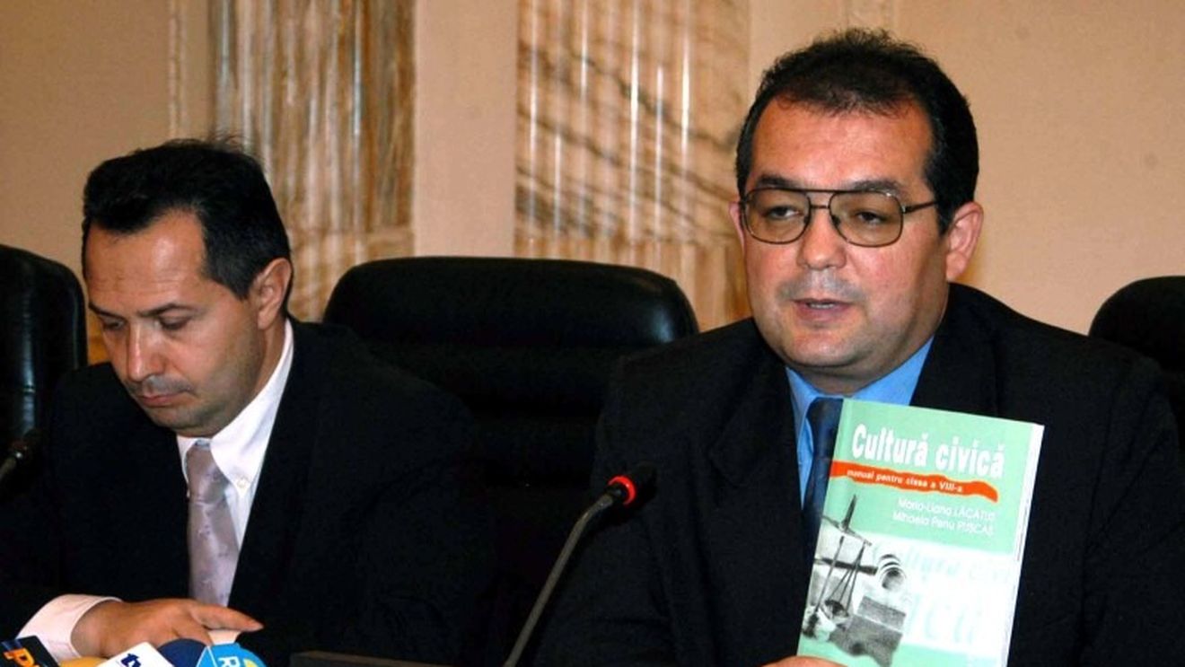 Alianțe cu partide extremiste: cum au votat PNL și PD în 2003 cot la cot cu PRM-ul lui Vadim o moțiune de cenzură / USR PLUS, alături de AUR în 2021 pentru a-l da jos pe Florin Cîțu