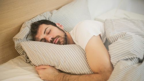 Tulburările de somn deteriorează vasele de sânge din creier şi pot creşte riscul de demenţă, conform unui nou studiu