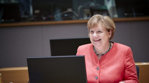Discuție telefonică Angela Merkel - Xi Jinping / Liderul chinez i-a spus cancelarului german că dezvoltarea Chinei reprezintă o şansă pentru UE şi a făcut apel la Uniune să facă „raţionamente corecte" în mod independent