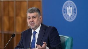 După ce premierul Ciolacu i-a făcut măgari pe cei care critică majorările de pensii, deputatul USR Cristi Seidler vine cu replica: Măgărie e ce ați făcut voi cu pensiile speciale pe care nu doar le-ați salvat, dar chiar le-ați mărit