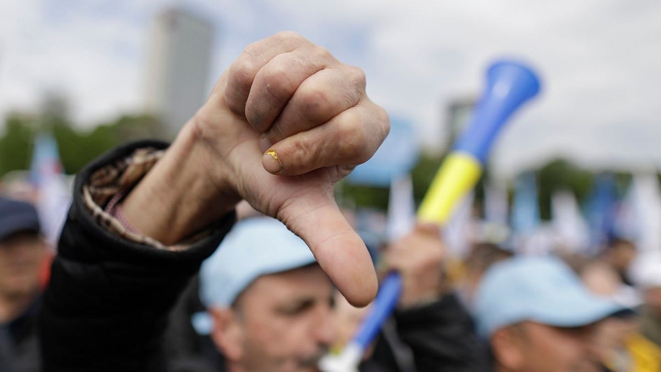 Sindicaliştii de la ”Apele Române” protestează, vineri, în faţa Ministerului Mediului, Apelor şi Pădurilor / BNS urmează să lanseze campania "Cutia Neagră a Austerităţii"