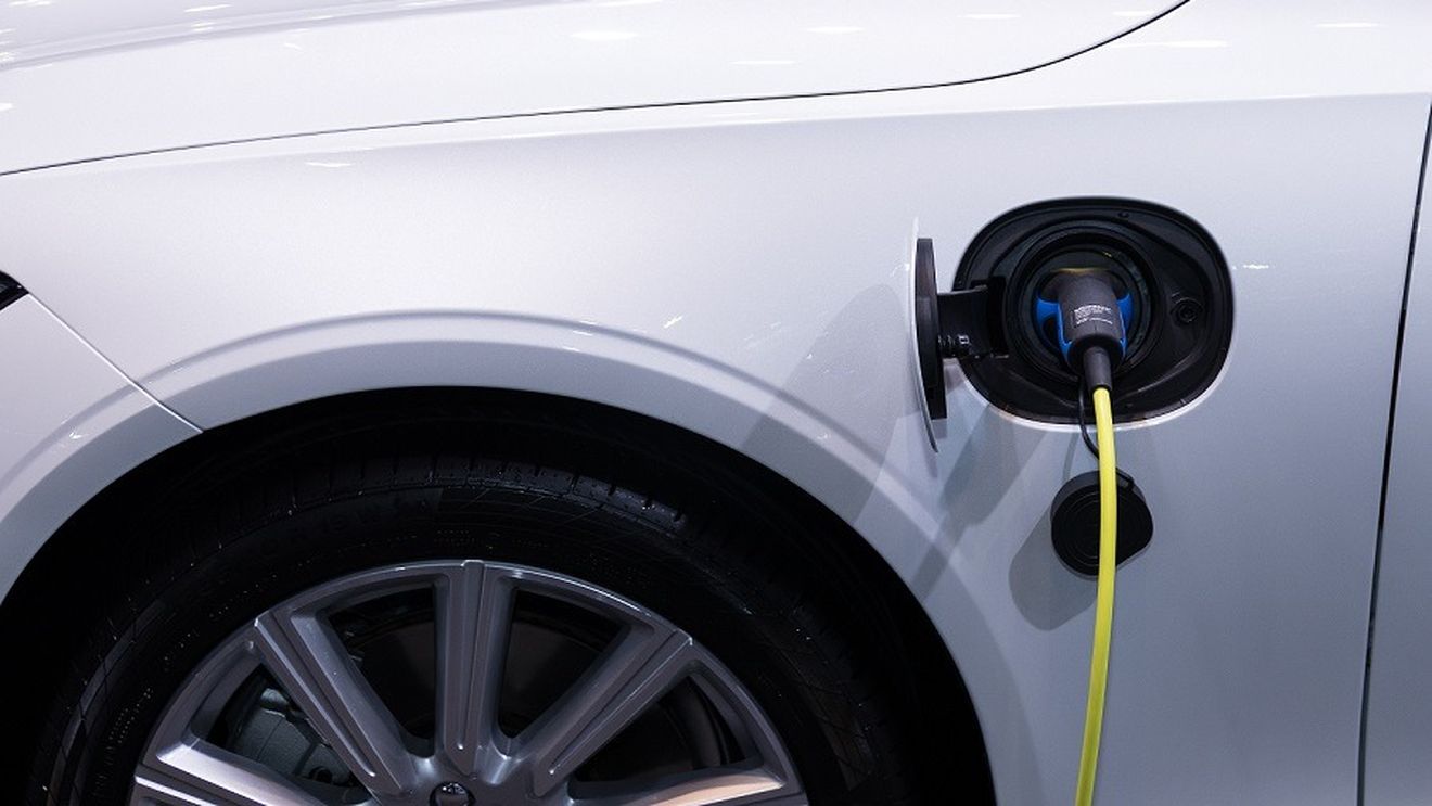 Stații de încărcare pentru mașini electrice: Franța depășește Germania și devine a doua cea mai bine echipată țară din Europa