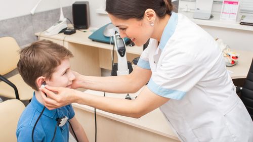 Dr. Andreea Chiorean, MedLife: „Otitele repetate ar putea ascunde o afecțiune mai gravă a urechii”. Află când e necesar un RMN la copii și ce afecțiuni poate depista