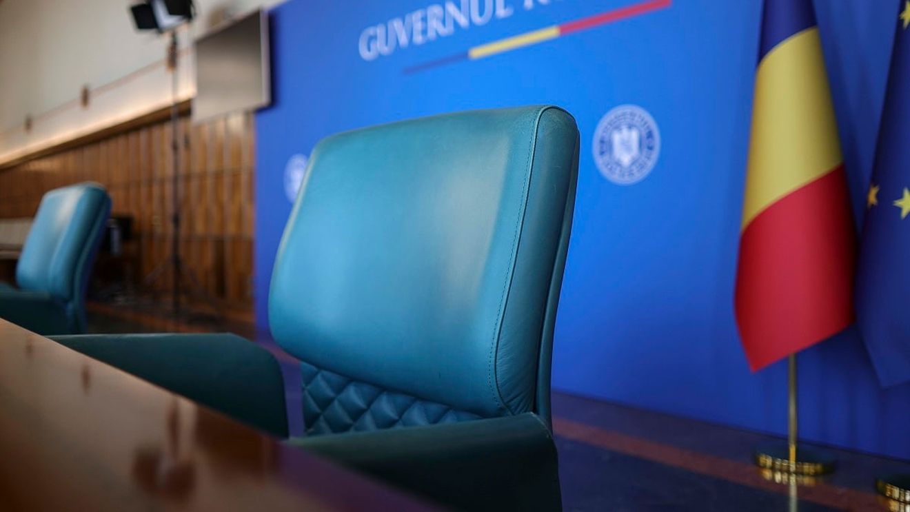 SURSE Premierul Bolojan a cerut reorganizarea a 13 instituții din subordine, între care RA-APPS, AMEPIP, Secretariatul de stat pentru revoluționari, Institutul de Investigare a Crimelor Comunismului, Secretariatul de stat pentru culte / Termen de 5 zile să prezinte măsurile de reformă