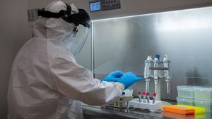 MedLife: Valul 4 este mai aproape decât se estima, România având riscuri mari din cauza ratei scăzute de vaccinare. În ritmul actual, vom atinge o imunizare de 70% din populație în circa 4 ani. Recompensa ar putea fi un instrument important pentru vaccinare