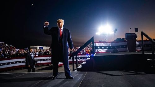 Închiderea contului de Twitter al lui Donald Trump a fost o ”greşeală gravă”, susține Elon Musk, pentru că a ”subminat încrederea publicului” în reţeaua de socializare