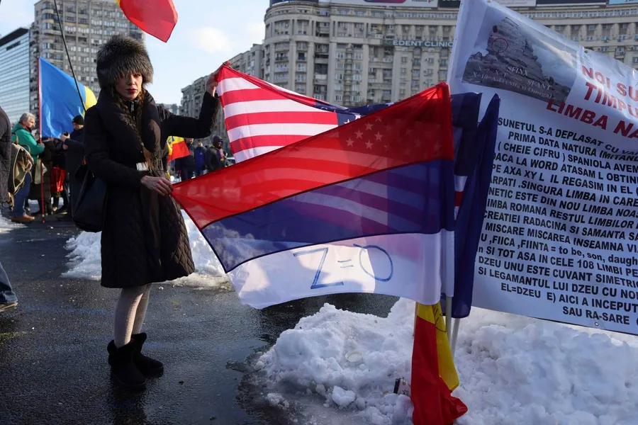 protest calin georgescu steagul rusiei steagul sua