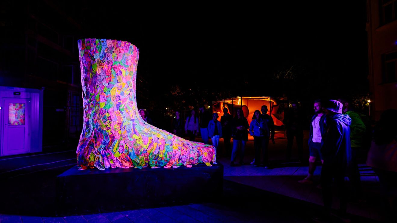 Explorând necunoscutul: Cum se conectează artiștii The Night-Art Festival cu audiența