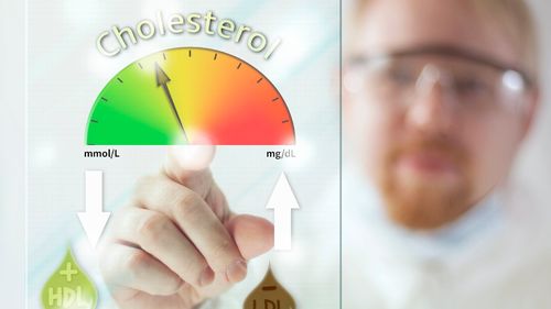 Un nou studiu sugerează că editarea genetică ar putea reduce permanent colesterolul „rău”. Rezultate promițătoare în primele teste ale terapiei CRISPR