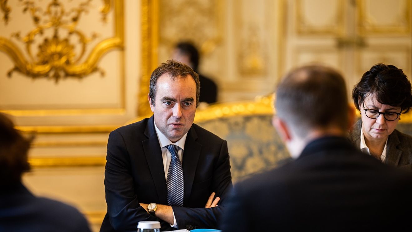 Prim-ministrul Franței se declară preocupat de ameninţări serioase de ingerinţe străine în alegerile prezidenţiale din 2027
