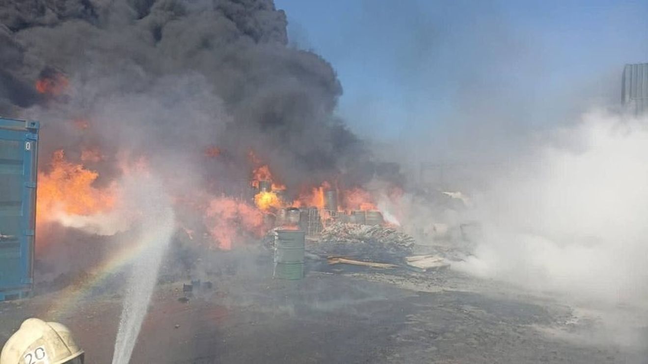 VIDEO Presa rusă anunţă un incendiu de proporții la un terminal petrolier din portul Novorossiisk de la Marea Neagră
