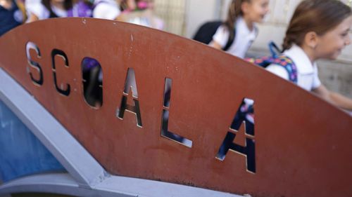 Elevii revin în bănci, după vacanţa dintre primele două module ale anului şcolar / O lună și jumătate, până la viitoarea vacanță / MAI: Ne vei vedea în trafic şi în apropierea şcolilor!