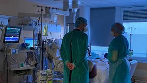 Aproape o treime din pacienții COVID-19 spitalizați în Marea Britanie au fost internați din nou după câteva luni, cu afecțiuni cardiace, renale sau hepatice