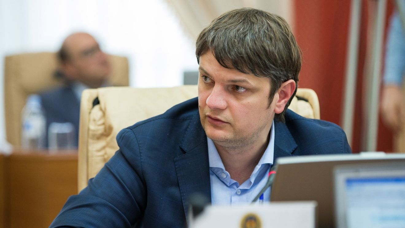 A demisionat Andrei Spînu, ministrul Dezvoltării din Republica Moldova / ”Am fost supus unei campanii nedrepte de defăimare” / Cine este controversatul om politic moldovean