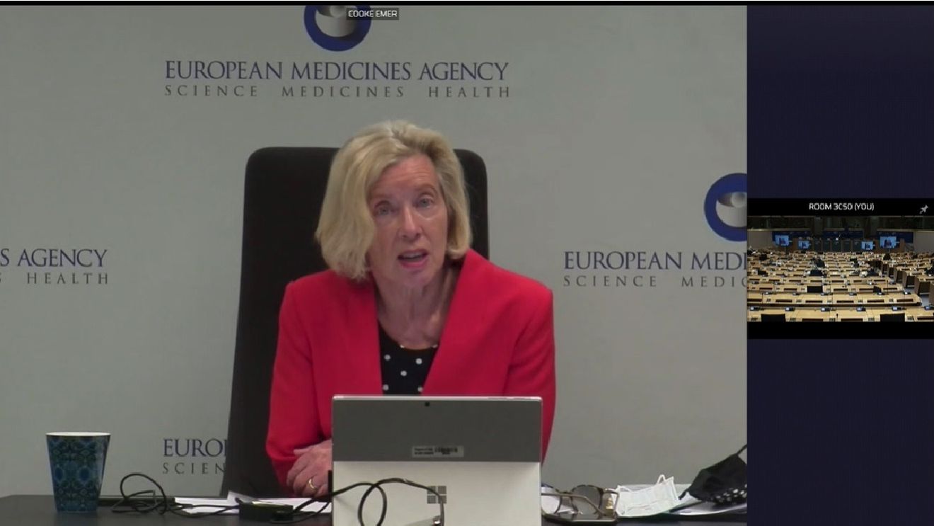 Agenţia Europeană pentru Medicamente (EMA) investighează 62 de cazuri rare de coagulare a sângelui, la nivel mondial, care au determinat unele ţări să limiteze utilizarea vaccinului AstraZeneca împotriva COVID-19