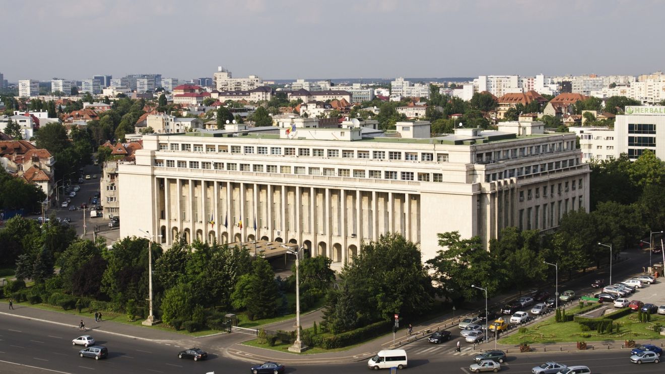 Ministerul Finanțelor: Aproape 1,3 milioane de români lucrează la stat/ Ministerul Educației este cel mai mare angajator, urmat de Interne