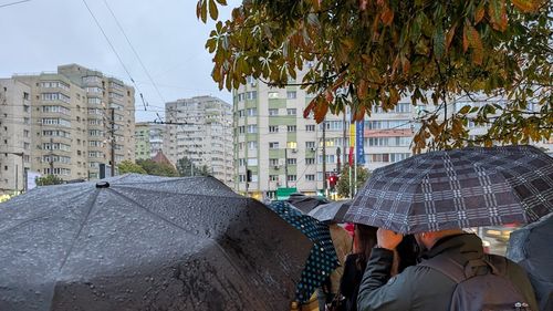 Cod galben de ploi și temperaturi scăzute în București până duminică