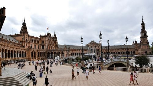Nou atac la adresa supraturismului în Spania/ Cutiile pentru cheile apartamentelor turistice din Sevilla, mânjite cu excremente/ Turismul reprezintă 25% din PIB-ul Sevillei 
